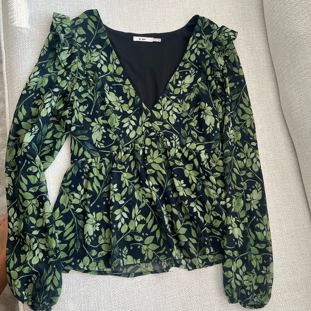 Mi Ami Black and Green Leaf Print Blouse